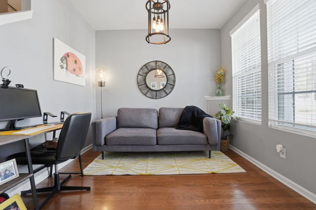 1040 Livingstone Ln, Mount Juliet, TN 37122