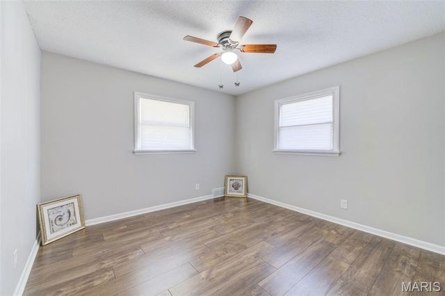 23 Manor Drive, Florissant, MO 63031