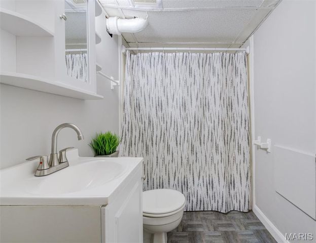 23 Manor Drive, Florissant, MO 63031