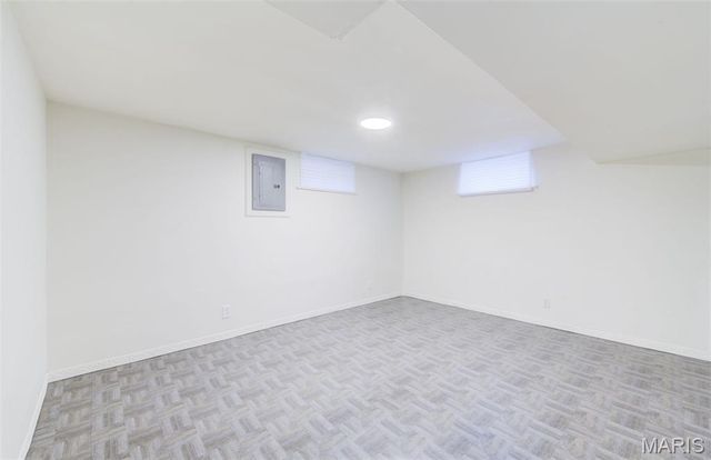 23 Manor Drive, Florissant, MO 63031