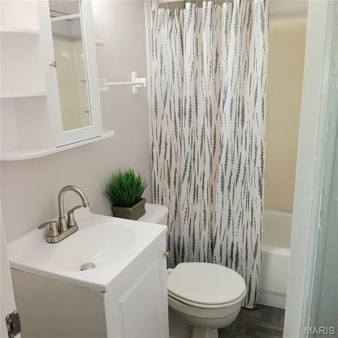 23 Manor Drive, Florissant, MO 63031