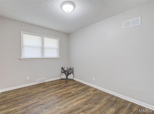 23 Manor Drive, Florissant, MO 63031