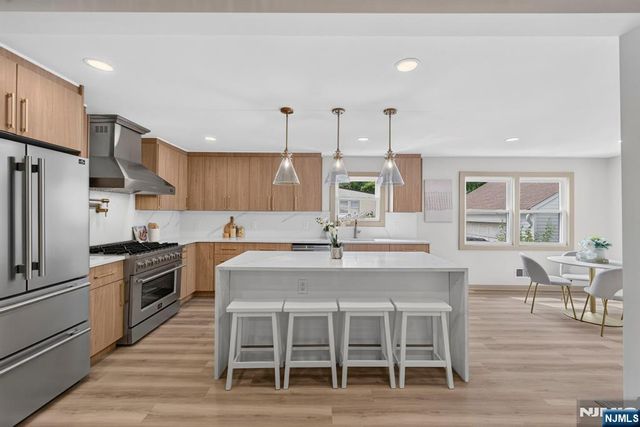 15 Elberta Road, Maplewood, NJ 07040