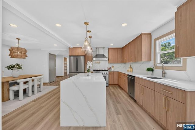 15 Elberta Road, Maplewood, NJ 07040