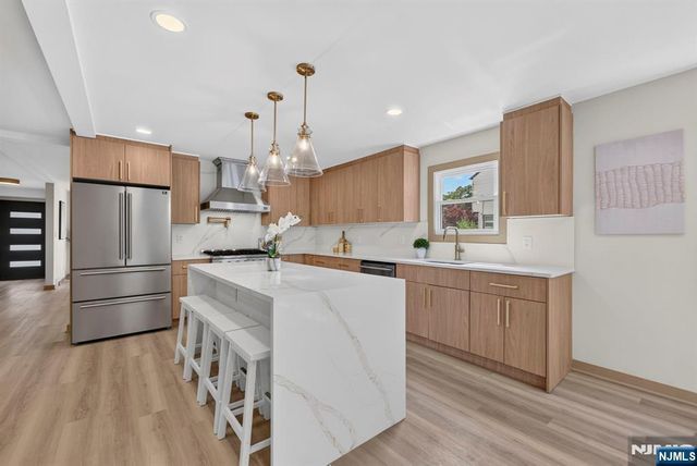 15 Elberta Road, Maplewood, NJ 07040