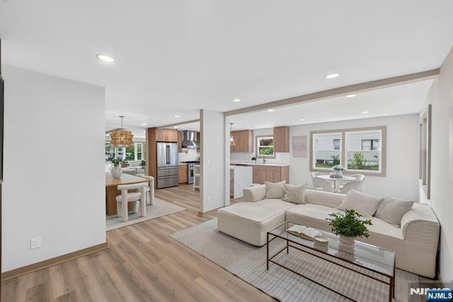 15 Elberta Road, Maplewood, NJ 07040
