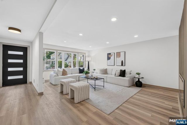 15 Elberta Road, Maplewood, NJ 07040