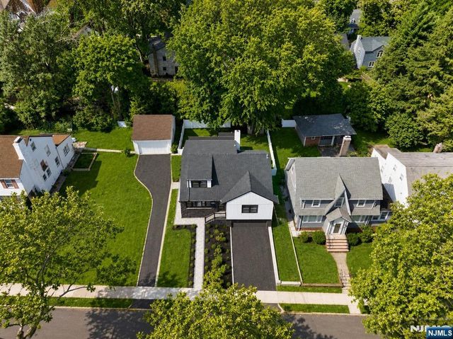 15 Elberta Road, Maplewood, NJ 07040