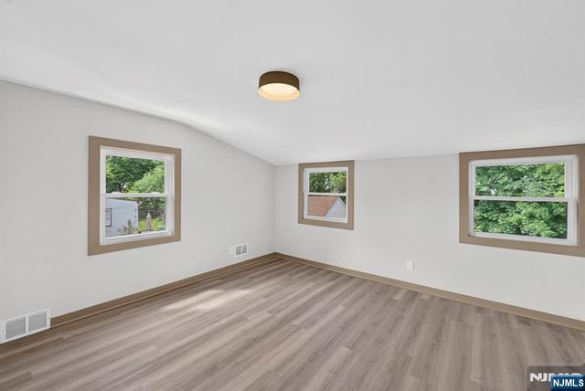 15 Elberta Road, Maplewood, NJ 07040