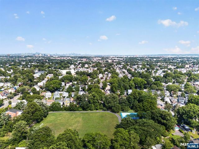 15 Elberta Road, Maplewood, NJ 07040