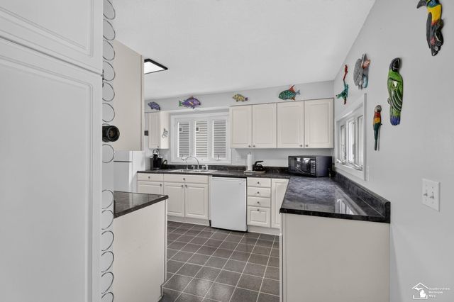 736 Lakeview Drive, Columbia Twp, MI 49234