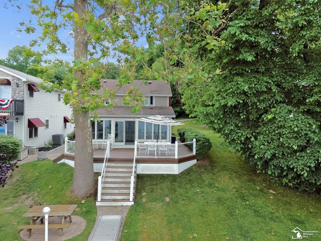 736 Lakeview Drive, Columbia Twp, MI 49234