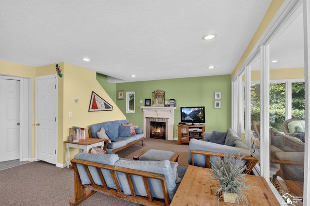 736 Lakeview Drive, Columbia Twp, MI 49234