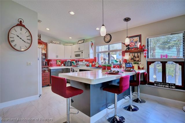 5415 CASABLANCA Circle L21, Sebring, FL 33870