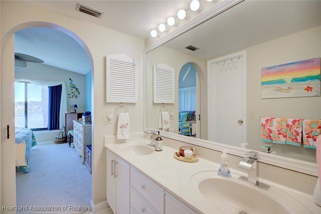 5415 CASABLANCA Circle L21, Sebring, FL 33870