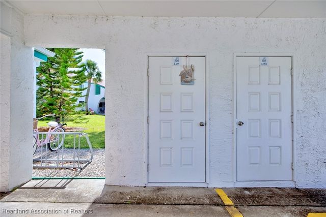 5415 CASABLANCA Circle L21, Sebring, FL 33870