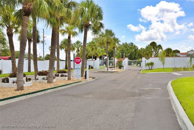 5415 CASABLANCA Circle L21, Sebring, FL 33870