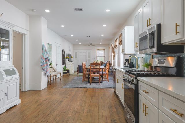 2912 Avenue R, Galveston, TX 77550