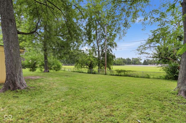 10423 Chris Drive, Indianapolis, IN 46229