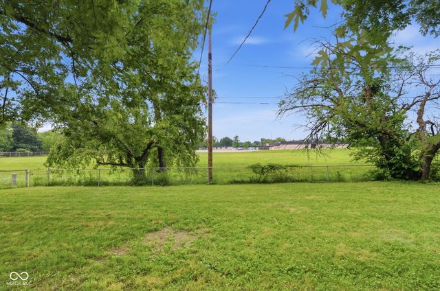 10423 Chris Drive, Indianapolis, IN 46229