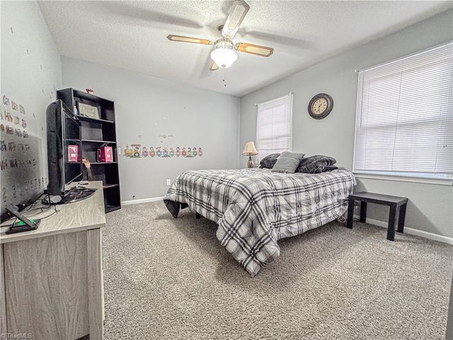 400 Western Boulevard, Lexington, NC 27265