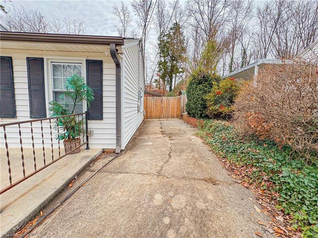 400 Western Boulevard, Lexington, NC 27265