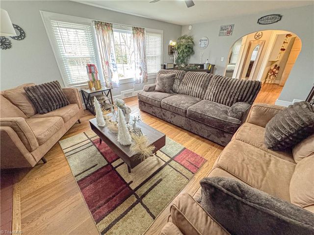 400 Western Boulevard, Lexington, NC 27265