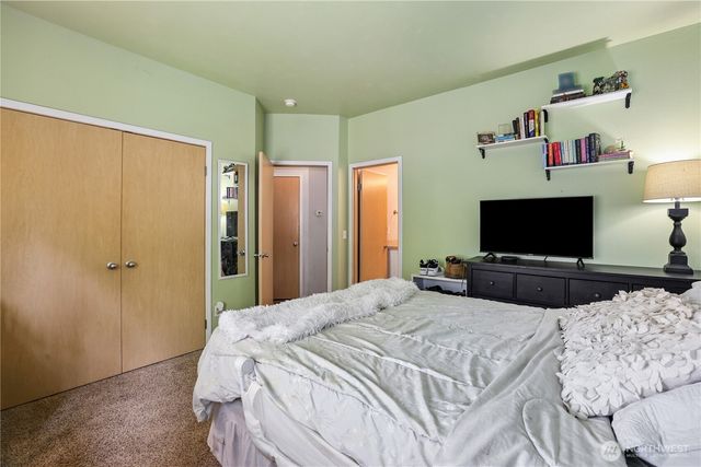 11308 6th Avenue E, Tacoma, WA 98445