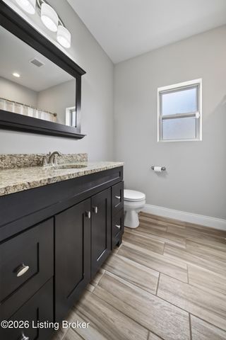 204 Robert East Ct, Vine Grove, KY 40175