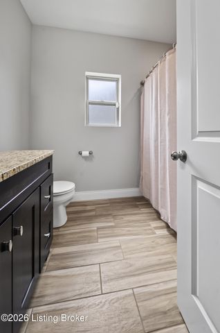 204 Robert East Ct, Vine Grove, KY 40175