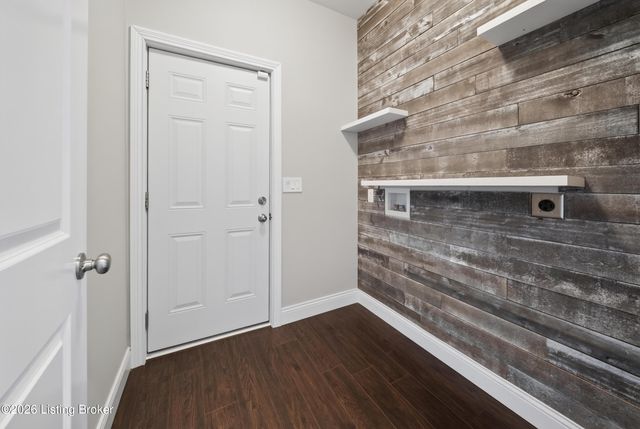 204 Robert East Ct, Vine Grove, KY 40175