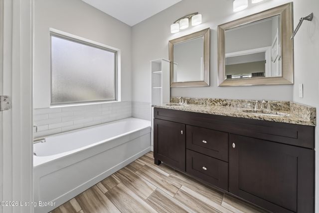 204 Robert East Ct, Vine Grove, KY 40175