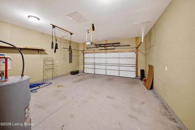 204 Robert East Ct, Vine Grove, KY 40175