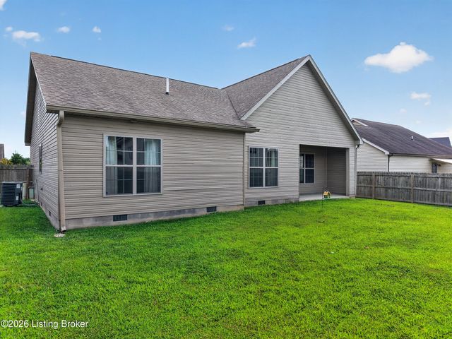 204 Robert East Ct, Vine Grove, KY 40175