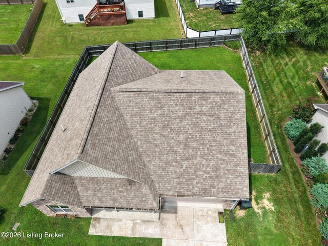 204 Robert East Ct, Vine Grove, KY 40175