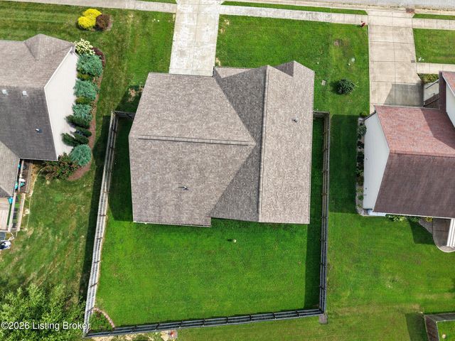 204 Robert East Ct, Vine Grove, KY 40175