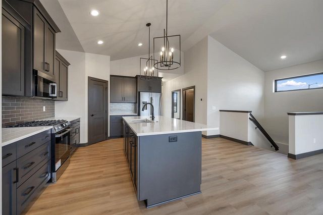 315 ALDON CIRCLE, Green Bay, WI 54304