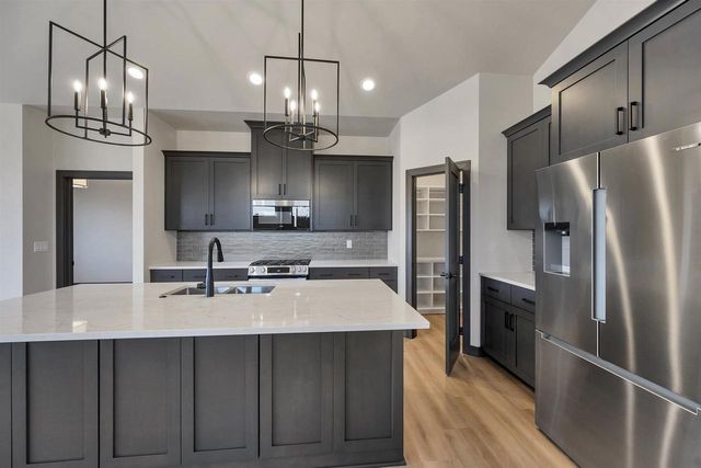 315 ALDON CIRCLE, Green Bay, WI 54304