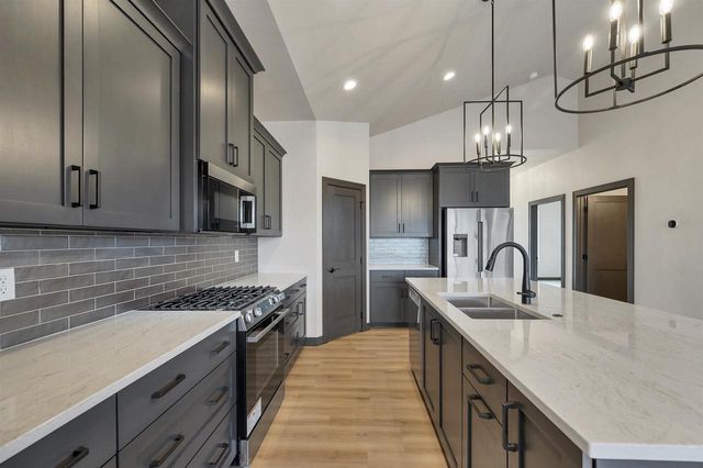 315 ALDON CIRCLE, Green Bay, WI 54304