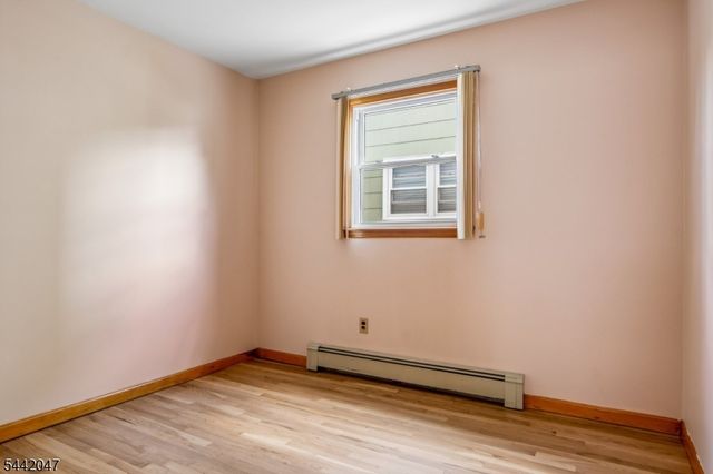 27 Crystal St, North Arlington Boro, NJ 07031