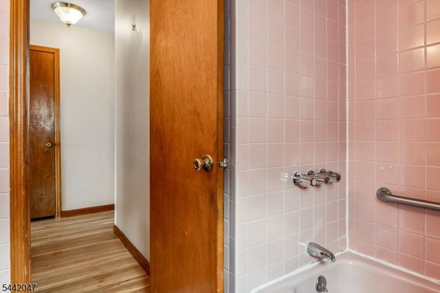 27 Crystal St, North Arlington Boro, NJ 07031