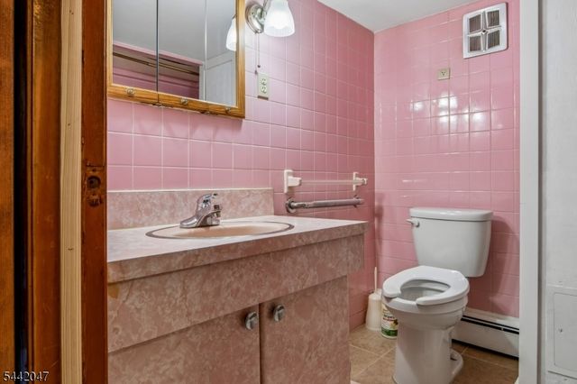 27 Crystal St, North Arlington Boro, NJ 07031
