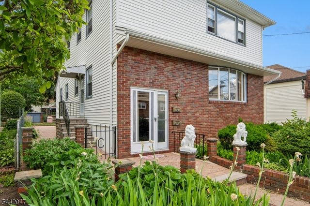 27 Crystal St, North Arlington Boro, NJ 07031
