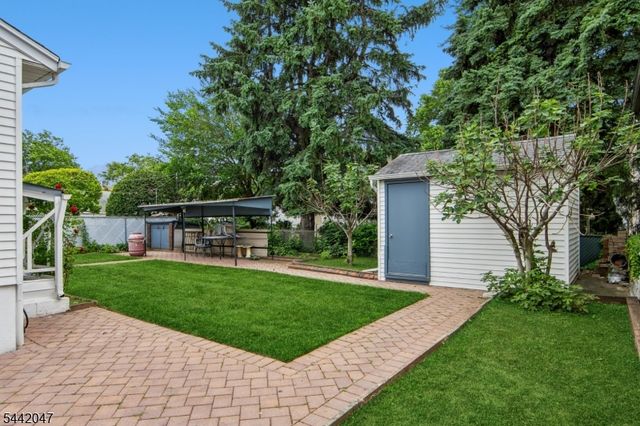 27 Crystal St, North Arlington Boro, NJ 07031