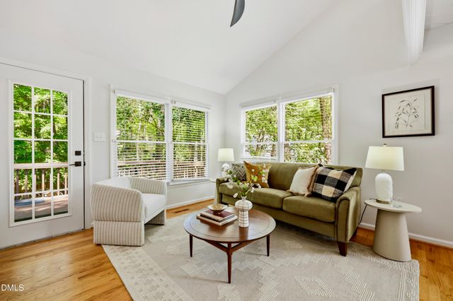 105 Oxford Hills Drive, Chapel Hill, NC 27514