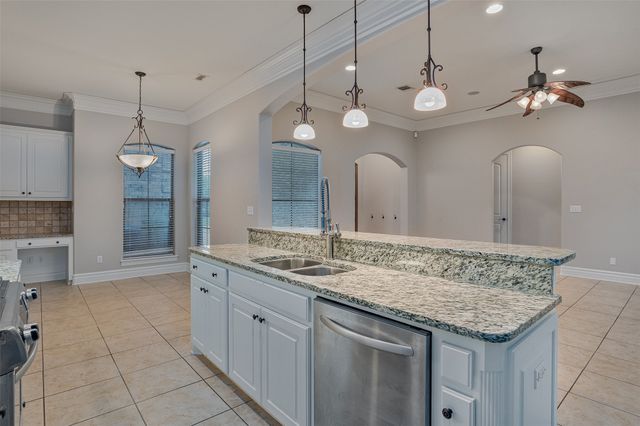 9329 S Plaquemine Drive, Shreveport, LA 71115