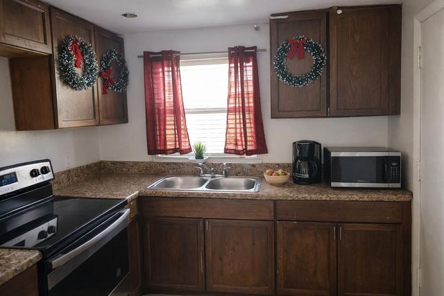 1701 NW 46th Avenue 111, Lauderhill, FL 33313