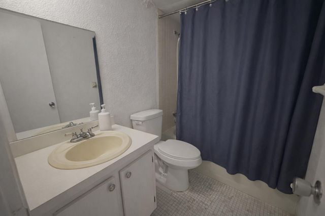 1701 NW 46th Avenue 111, Lauderhill, FL 33313