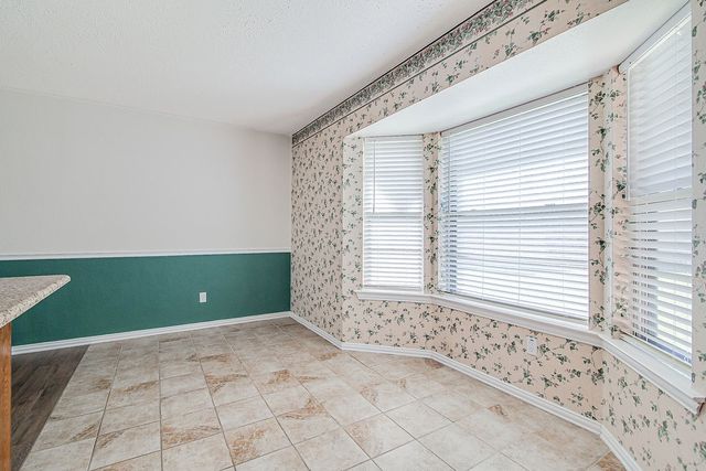 512 Kemper Avenue, Crowley, TX 76036