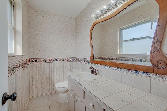 512 Kemper Avenue, Crowley, TX 76036